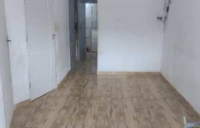 Imagem: A casa possui 3 Dormitórios, 1 Banheiro e está localizado