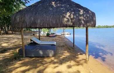 Imagem: A casa em condomínio possui 4 Dormitórios, 5 Banheiros, 4