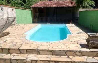 Imagem 1: Ótima casa com piscina à venda no bairro Marquês de Maricá