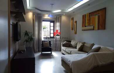 Imagem: A casa possui 3 Dormitórios, 4 Banheiros, 5 Vagas na garagem