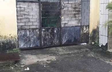 Imagem: A casa possui 1 Dormitório, 1 Banheiro e está localizado