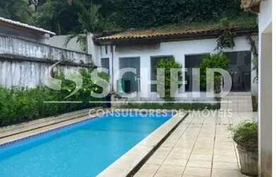 Imagem: A casa em condomínio possui 3 Dormitórios, 5 Banheiros e 440m²