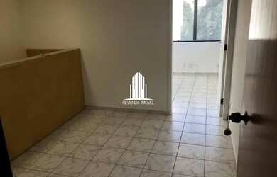 Imagem: O depósito possui 1 Vaga na garagem e 37m² de Área e está