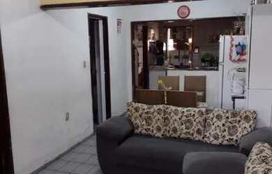 Imagem: A casa possui 2 Dormitórios, 1 Banheiro, 1 Vaga na garagem