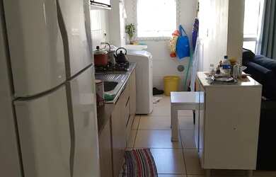 Imagem: O apartamento possui 2 Dormitórios, 1 Banheiro, 1 Vaga na garagem