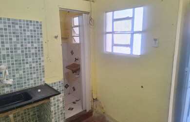 Imagem 8: Alugo casa kitinet. Varanda, 1 Banheiroe1 Dormitório