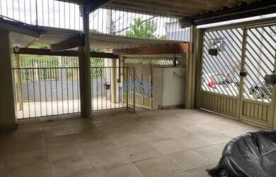 Imagem: O depósito possui 4 Vagas na garagem, 254m² de Área e está