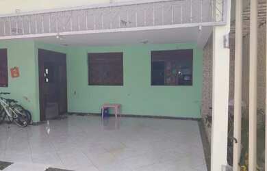 Imagem: A casa possui 3 Dormitórios, 3 Banheiros, 3 Vagas na garagem