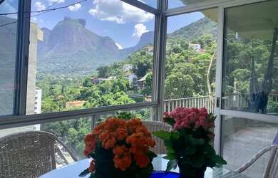 Imagem: O apartamento possui 2 Dormitórios, 3 Banheiros, 1 Vaga na