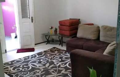 Imagem: A casa possui 3 Dormitórios, 2 Banheiros e está localizado