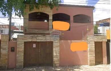 Imagem: A casa possui 3 Dormitórios, 1 Banheiro, 500m² de Área e