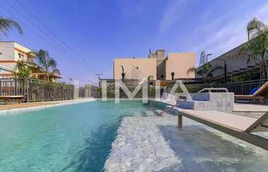 Imagem: O apartamento possui 2 Dormitórios, 1 Banheiro, 1 Vaga na garagem