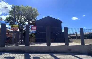 Imagem: A casa possui 2 Dormitórios, 1 Banheiro, 1 Vaga na garagem