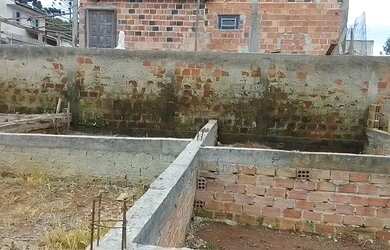 Imagem: O terreno possui 210m² de Área e está localizado em Pedro