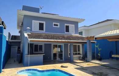 Imagem: A casa possui 3 Dormitórios, 4 Banheiros, 4 Vagas na garagem