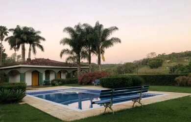 Imagem: O apartamento possui 4 Dormitórios, 3 Banheiros, 5 Vagas na