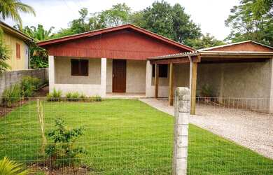 Imagem 1: Casa de alvenaria 8x8. Varanda, 64m² de Área, 1 Vaga na garageme2 Dormitórios