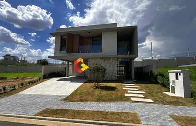 Imagem: A casa em condomínio possui 4 Dormitórios, 5 Banheiros, 4