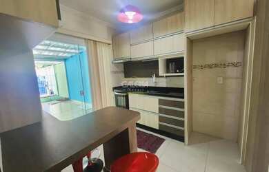 Imagem: A casa possui 2 Dormitórios, 5 Banheiros, 2 Vagas na garagem