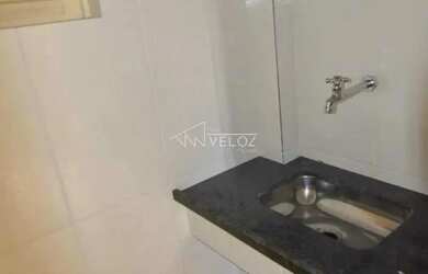 Imagem: A kitnet possui 1 Banheiro, 20m² de Área e está localizado