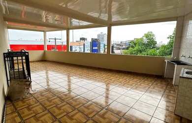 Imagem: A casa possui 3 Dormitórios, 2 Banheiros, 1 Vaga na garagem