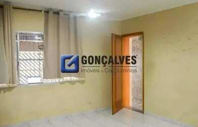 Imagem: A casa possui 2 Dormitórios, 2 Banheiros, 2 Vagas na garagem