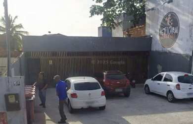 Imagem: O depósito possui 5 Vagas na garagem, 270m² de Área e está
