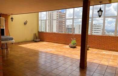 Imagem: O apartamento na cobertura possui 4 Dormitórios, 5 Banheiros