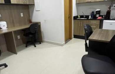 Imagem: O depósito possui 2 Vagas na garagem, 54m² de Área e está