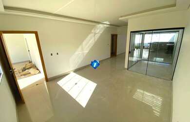 Imagem: A casa em condomínio possui 3 Dormitórios, 3 Banheiros, 4