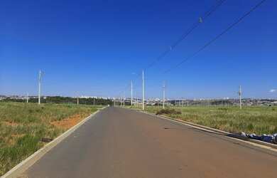 Imagem: O terreno possui 300m² de Área e está localizado em Gran