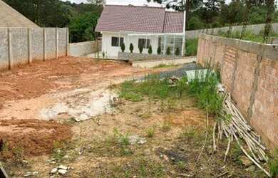 Imagem: O terreno possui 230m² de Área e está localizado em Orleans