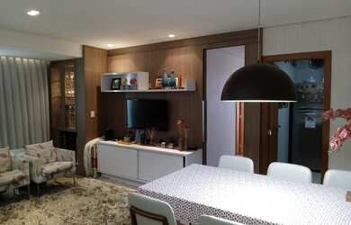 Imagem: O apartamento possui 3 Dormitórios, 1 Banheiro, 2 Vagas na