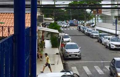 Imagem: A kitnet possui 1 Dormitório, 1 Banheiro e está localizado