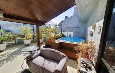 Imagem: O apartamento na cobertura possui 3 Dormitórios, 2 Banheiros