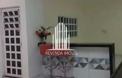 Imagem: A casa possui 4 Dormitórios, 3 Banheiros, 3 Vagas na garagem