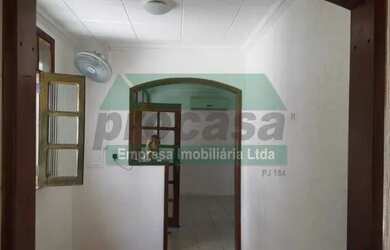 Imagem: A casa em condomínio possui 3 Dormitórios, 1 Banheiro, 3 Vagas