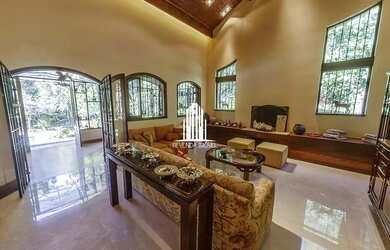 Imagem: A casa em condomínio possui 4 Dormitórios, 5 Banheiros, 4