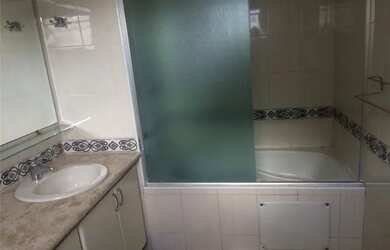 Imagem: O apartamento possui 4 Dormitórios, 5 Banheiros, 3 Vagas na