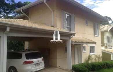 Imagem: A casa possui 4 Dormitórios, 5 Banheiros, 3 Vagas na garagem