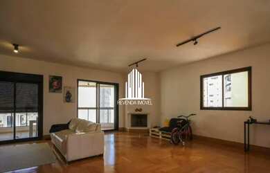 Imagem: O apartamento possui 3 Dormitórios, 4 Banheiros, 4 Vagas na