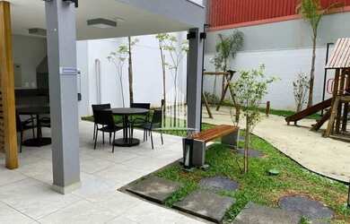 Imagem: O apartamento possui 3 Dormitórios, 1 Banheiro, 1 Vaga na garagem