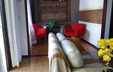 Imagem: A casa possui 3 Dormitórios, 2 Banheiros, 1 Vaga na garagem