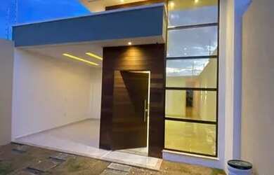 Imagem: A casa possui 3 Dormitórios, 2 Banheiros, 2 Vagas na garagem