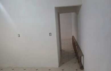 Imagem 2: Aluga-se casa. Área de serviço, 1 Banheiroe1 Dormitório