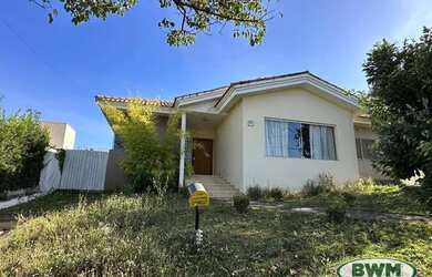 Imagem: A casa em condomínio possui 3 Dormitórios, 3 Banheiros, 4