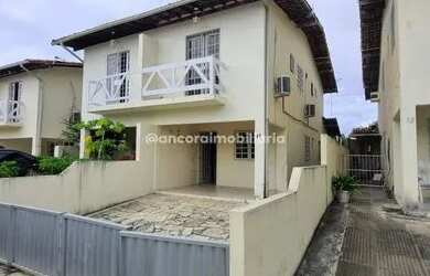 Imagem: A casa possui 3 Dormitórios, 3 Banheiros, 2 Vagas na garagem