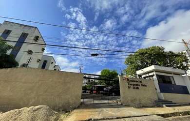 Imagem: O apartamento possui 3 Dormitórios, 1 Banheiro, 1 Vaga na garagem