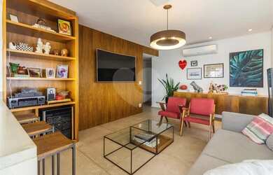 Imagem: O apartamento possui 2 Dormitórios, 5 Banheiros, 3 Vagas na