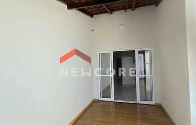 Imagem: A casa possui 2 Dormitórios, 2 Banheiros, 3 Vagas na garagem